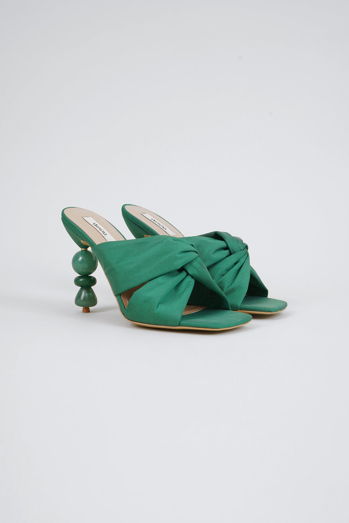 THE CAMELIA SANDALS