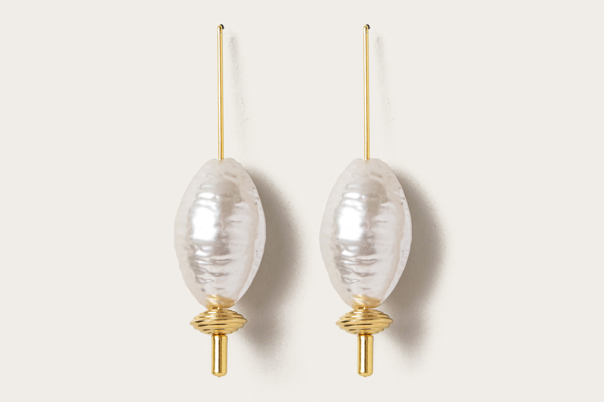 VANINA Holiday Earrings e-holidays-2_oval pearl and gold _